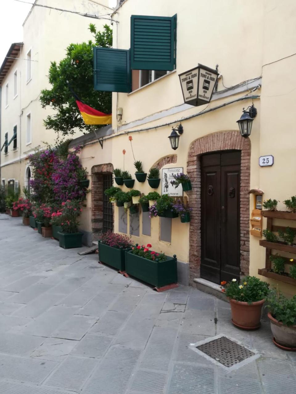 B&B Tony And Judy Orbetello Exterior photo